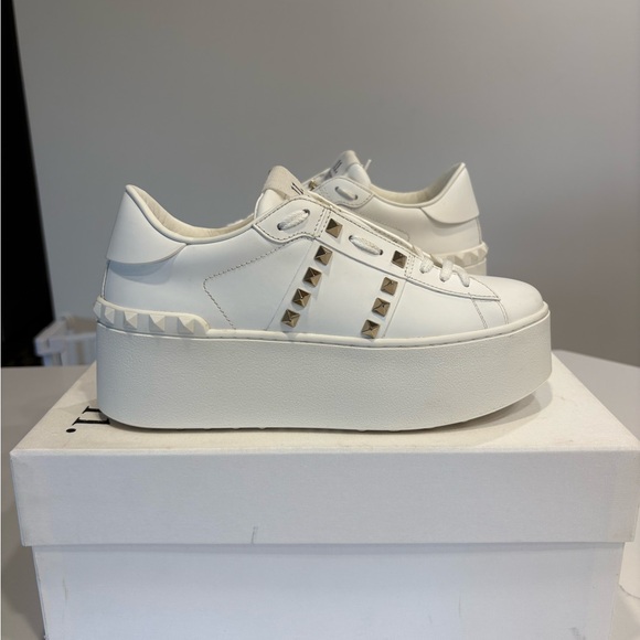 Valentino Garavani Rockstud sneakers - Picture 1 of 3